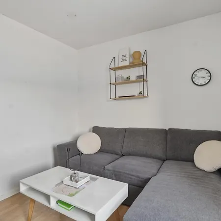 - Short Distance To The Center Apartament